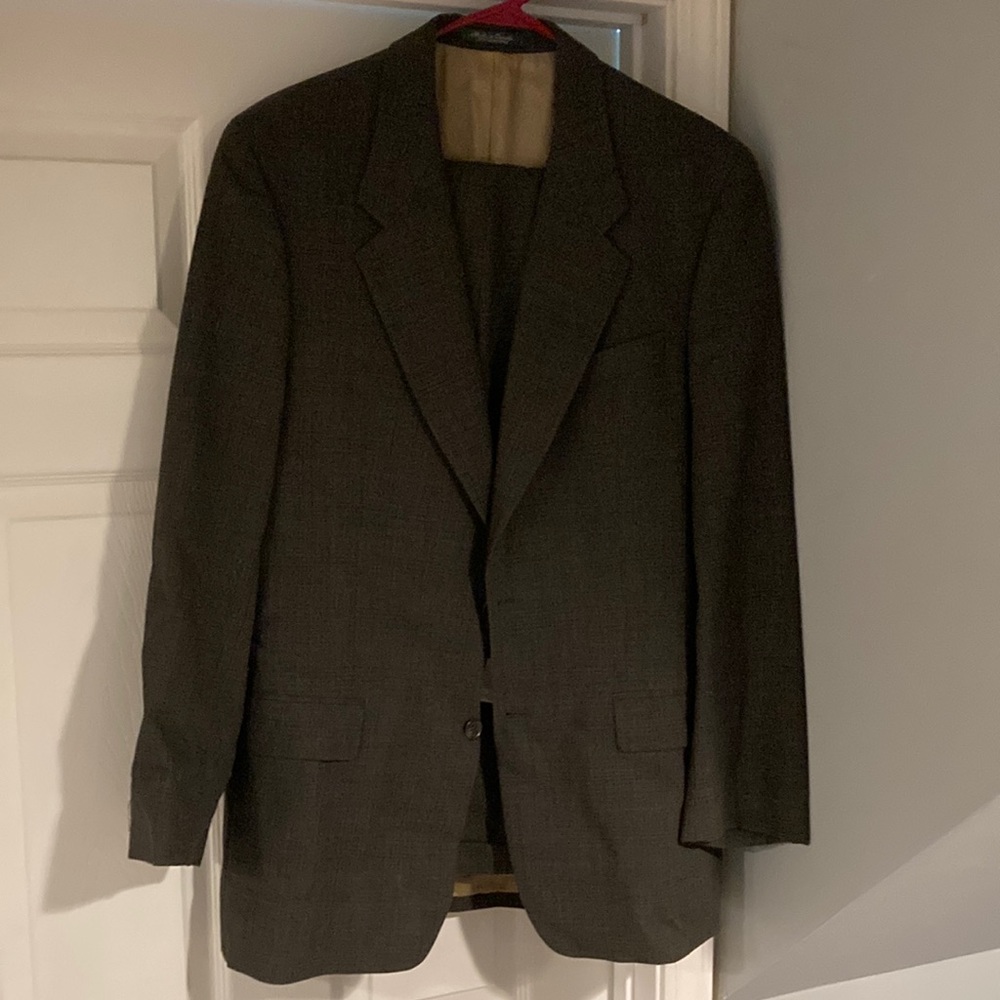 Olive green suit with 42 L jacket and 32/34 pants.
